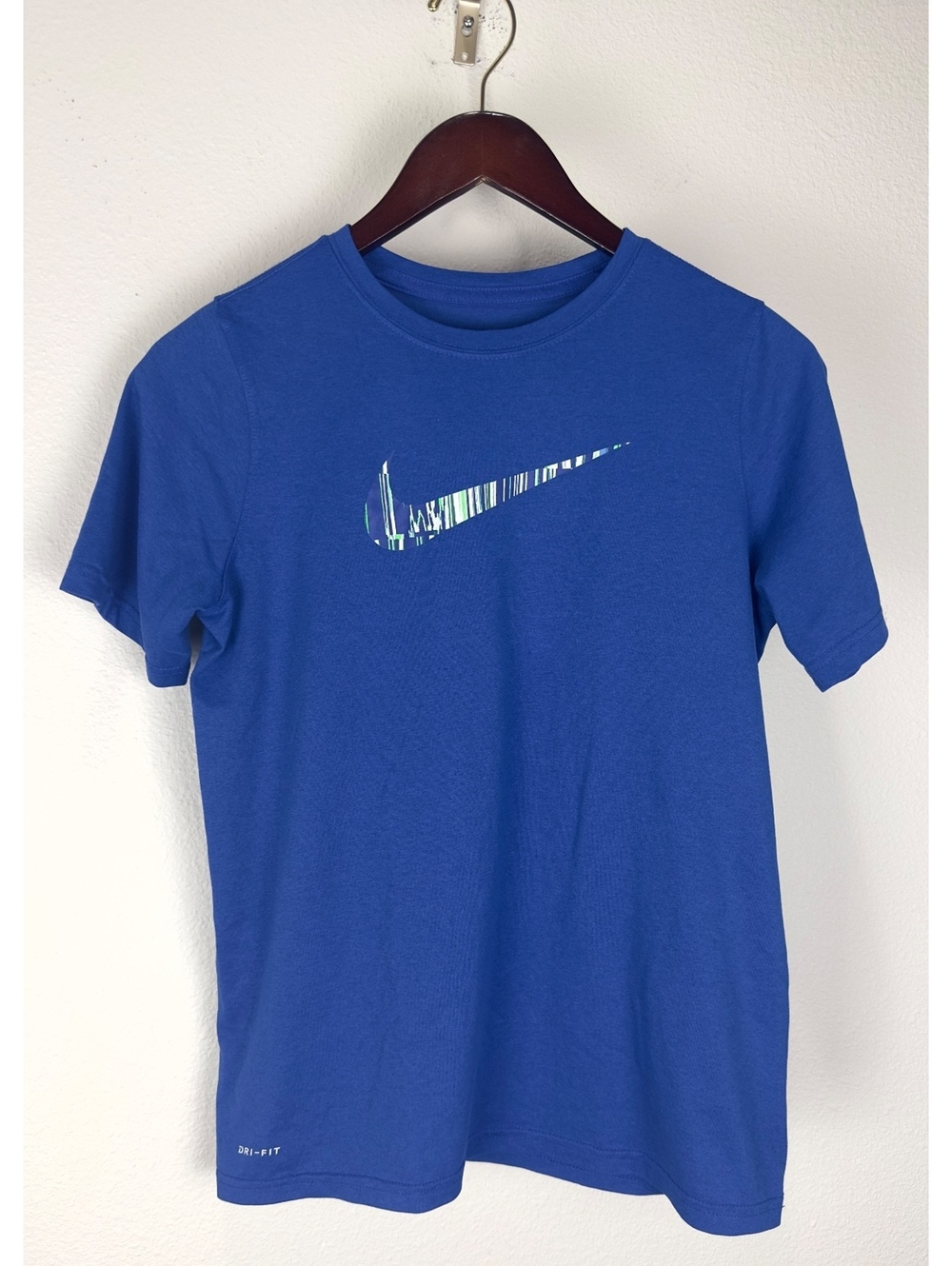 Nike Dri-FIT Blue Graphic Swoosh T-Shirt Short Sleeve Athletic Performance Tee